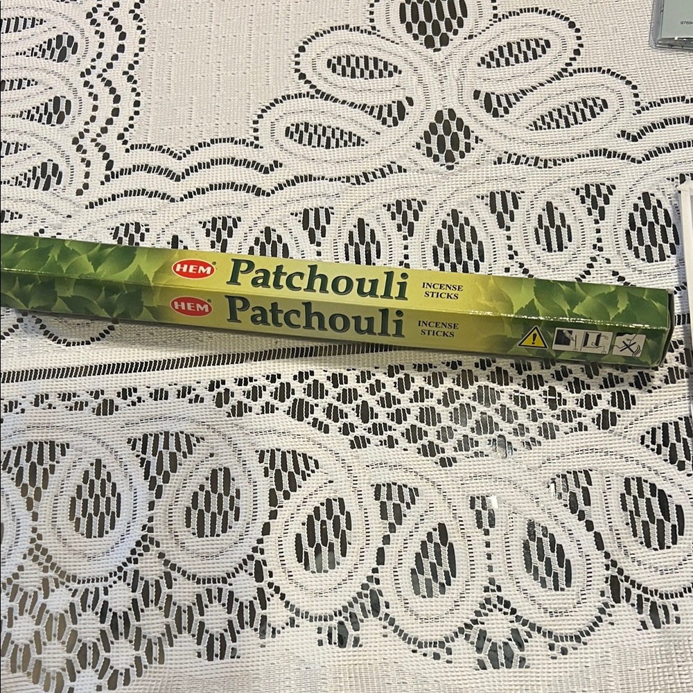 Hem Patchouli Incense Sticks with Green and Yellow Design